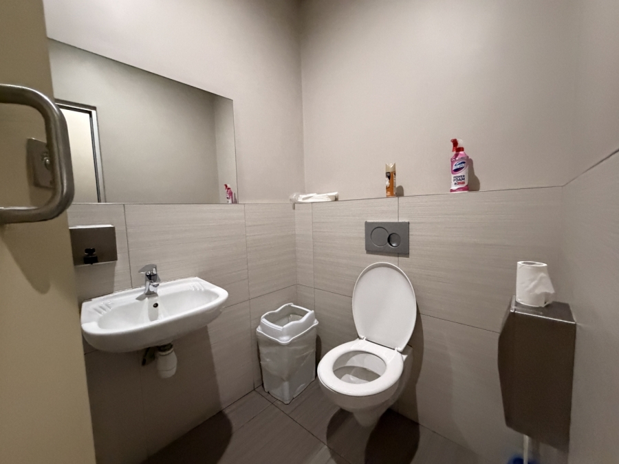 To Let Commercial Property for Rent in Green Point Western Cape
